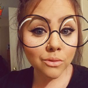 Meet your Posher, Carla